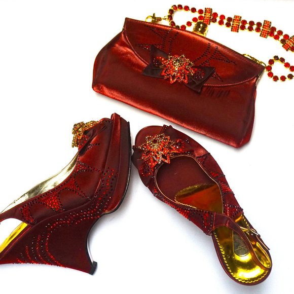VELVET WINE\' BURGUNDY WEDGE S&B SET